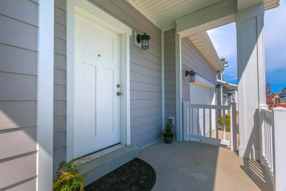 East Massapequa Pella® Door Styles
